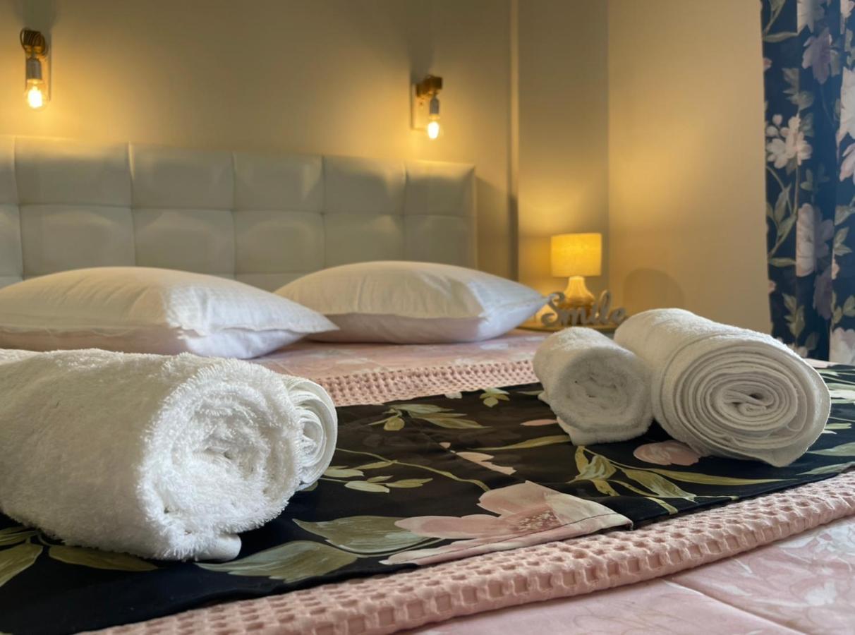 Agora Luxury Apartment 3 ลูตรากี ภายนอก รูปภาพ
